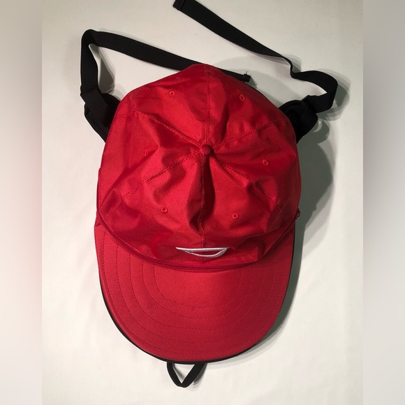 Cincinnati Reds Hat style backpack - Picture 2 of 7